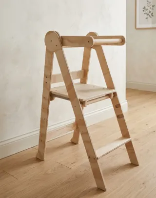Torre di apprendimento Montessori in legno naturale