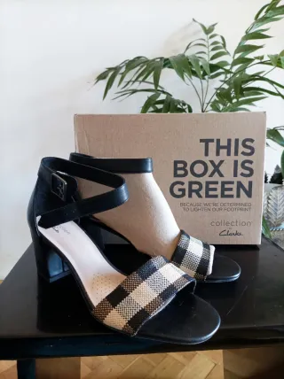 Sandalias Clarks nuevas