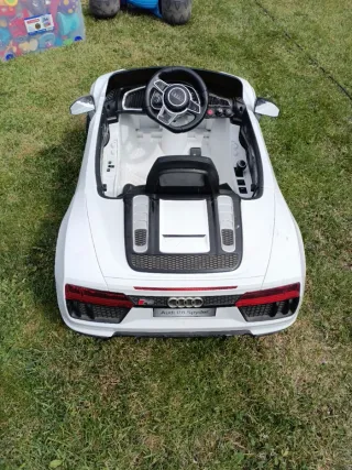 Coche eléctrico Audi R8 Spyder blanco