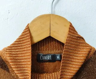 Jersey cuello alto dorado Camera mujer Talla M