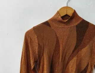 Jersey cuello alto dorado Camera mujer Talla M