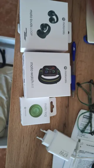 Lote Motorola: Buds Loop, Watch Fit, Tag