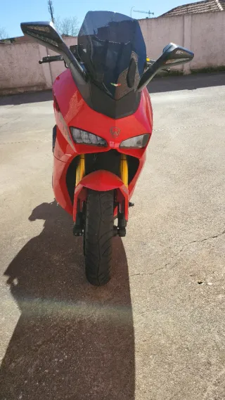 Scooter 125cc Roja y Negra