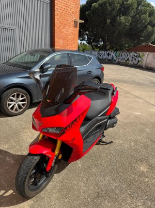 Scooter 125cc Roja y Negra