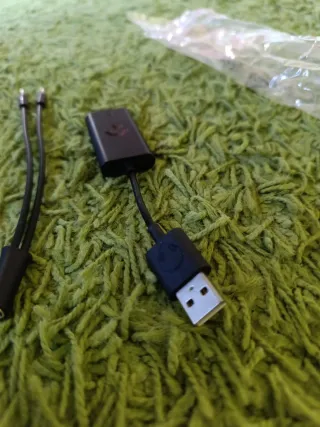 Logitech Cables USB y Audio
