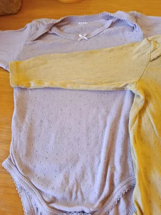 3 bodys Kiabi 24 meses