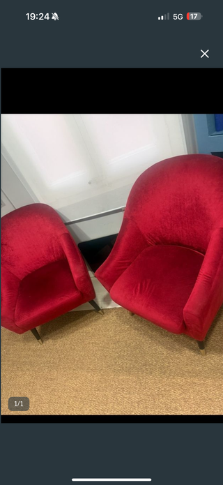 2 Poltrone in Velluto Rosso (prezzo per poltrona)