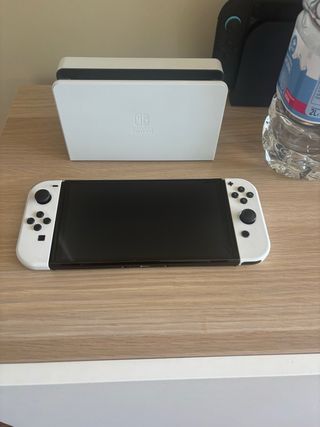 Nintendo Switch OLED Bianca
