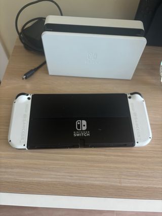 Nintendo Switch OLED Bianca