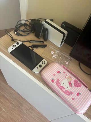 Nintendo Switch OLED Bianca