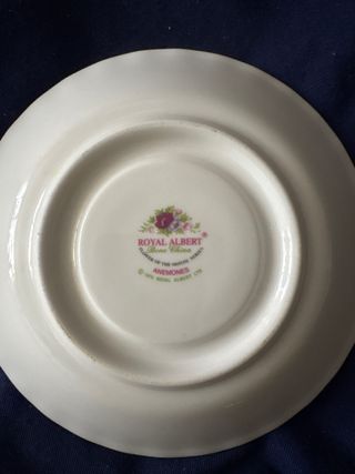 Taza y plato Royal Albert; The Month Series: March