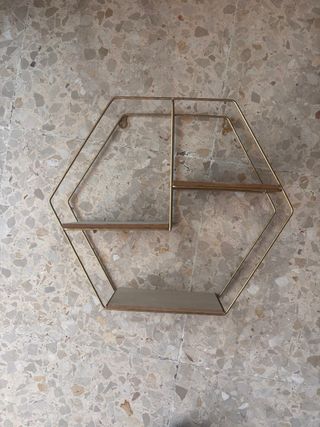 Estantería Hexagonal Dorada con Madera
