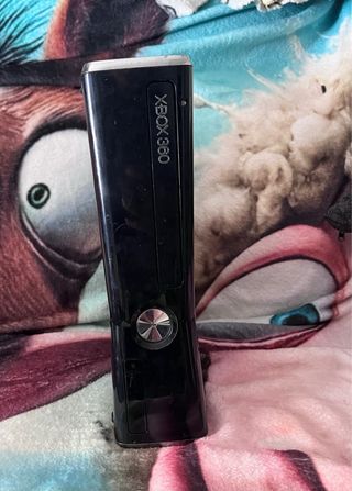 Xbox 360 S 250 GB + Controller + Giochi