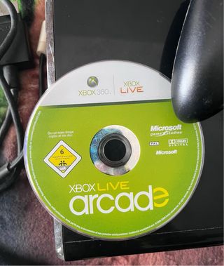 Xbox 360 S 250 GB + Controller + Giochi