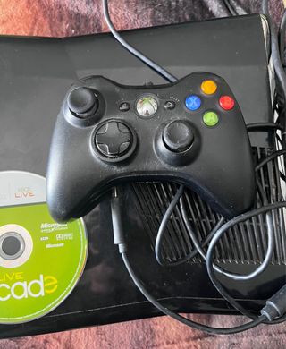 Xbox 360 S 250 GB + Controller + Giochi