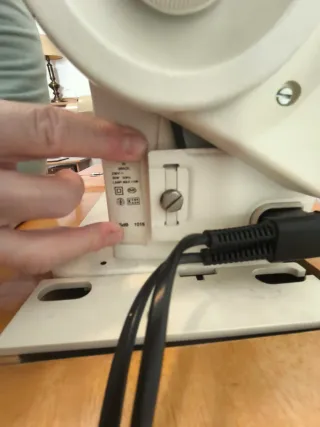 Máquina de coser Singer 968  en funcionamiento