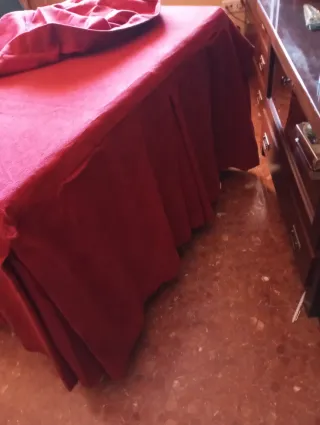 Gonna da tavolo camilla con tappetino color bordeaux