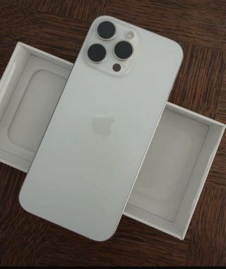 iPhone 16 Pro Plata 98% bateria