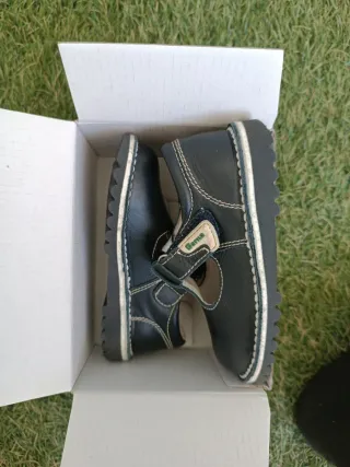 Zapatos bebé piel azul marino Gorila