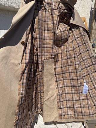 Chaqueta Impermeable Beige Uniqlo