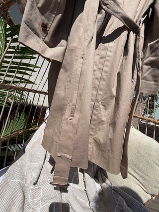 Chaqueta Impermeable Beige Uniqlo