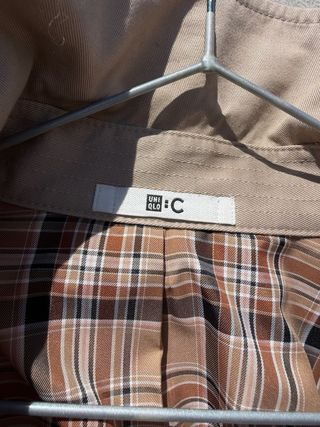 Chaqueta Impermeable Beige Uniqlo