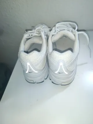 Zapatillas Nike Moto 2K Blancas Talla 43