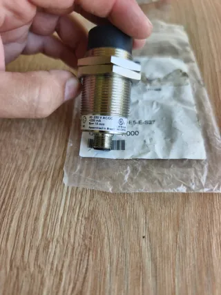 Sensor de proximidad Balluff BES02AC