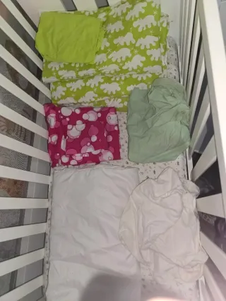 Cuna blanca de madera