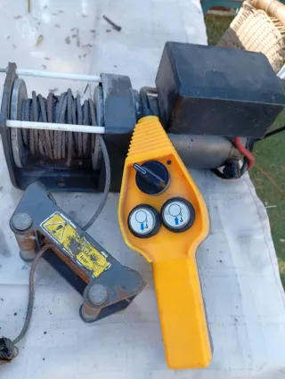 Cabrestante 12V KEW2000