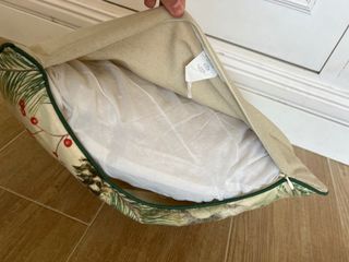 Cojín Conejo y Piñas