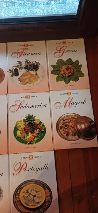 Set libri sulla cucina internazionale