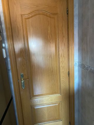 Puerta de roble maciza con cristal