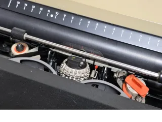 Máquina de escribir Remington Rand BSI