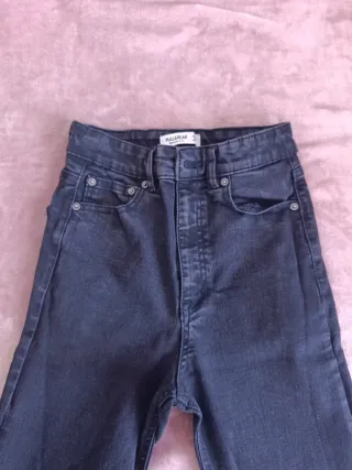 Pantalones vaqueros oscuros