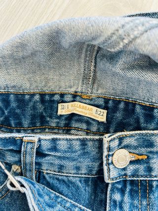 Mono corto vaquero para chica de Pull&Bear