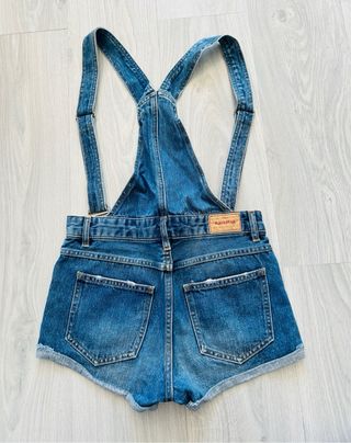 Mono corto vaquero para chica de Pull&Bear