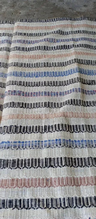Alfombra antigua tejida multicolor