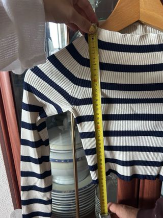 Top de rayas beige y negro