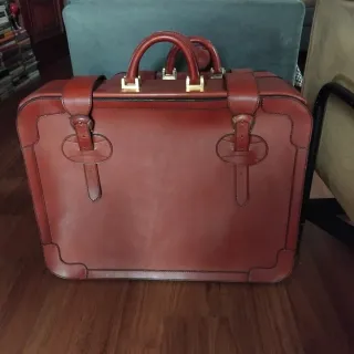 Maletas vintage de cuero marrón