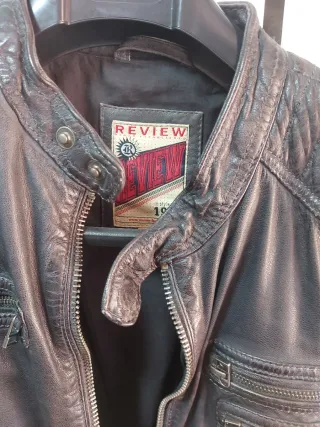 Chaqueta de Piel Negra Review