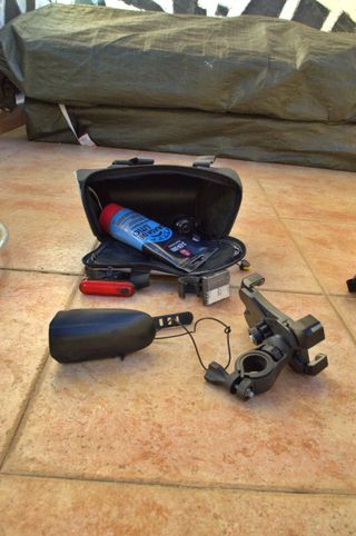 Bicicleta Rockrider con complementos