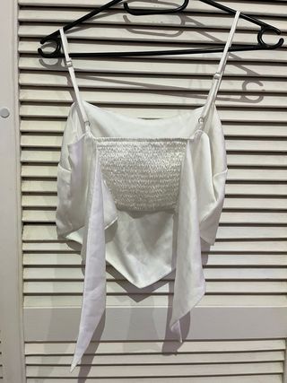 Crop top pañuelo satén blanco Stradivarius S nuevo