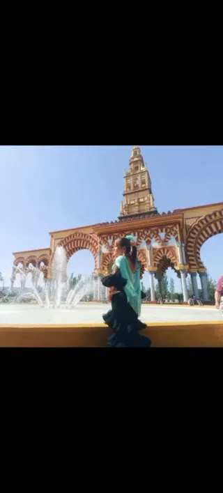 Vestido de flamenca negro con volantes