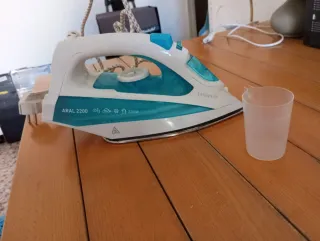 Plancha Taurus ARAL 2200W