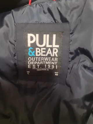 Chaqueta Pull&Bear azul, blanca y negra