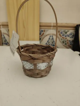 Cesta mimbre con lazo