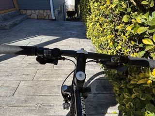 Bicicleta de Montaña Negra y Turquesa