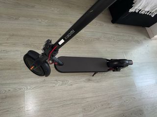 Patinete Eléctrico Xiaomi 2024 + Cargador + Casco