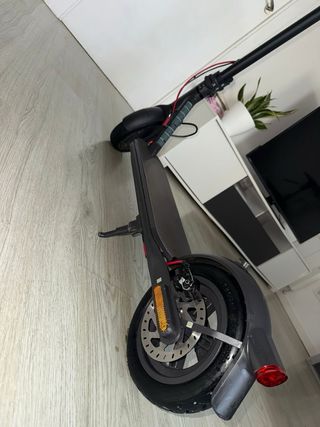 Patinete Eléctrico Xiaomi 2024 + Cargador + Casco